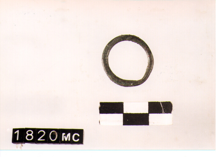 ANELLO DA SOSPENSIONE - CULTURA TOMBE A FOSSA (SECC. IX/VIII A.C)