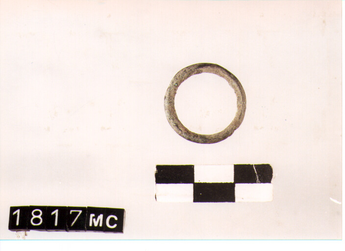 ANELLO DA SOSPENSIONE - CULTURA TOMBE A FOSSA (SECC. IX/VIII A.C)