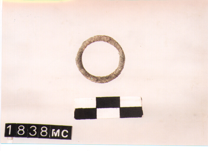 ANELLO DA SOSPENSIONE - CULTURA TOMBE A FOSSA (SECC. IX/VIII A.C)