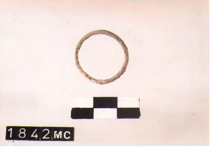 ANELLO DA SOSPENSIONE - CULTURA TOMBE A FOSSA (SECC. IX/VIII A.C)