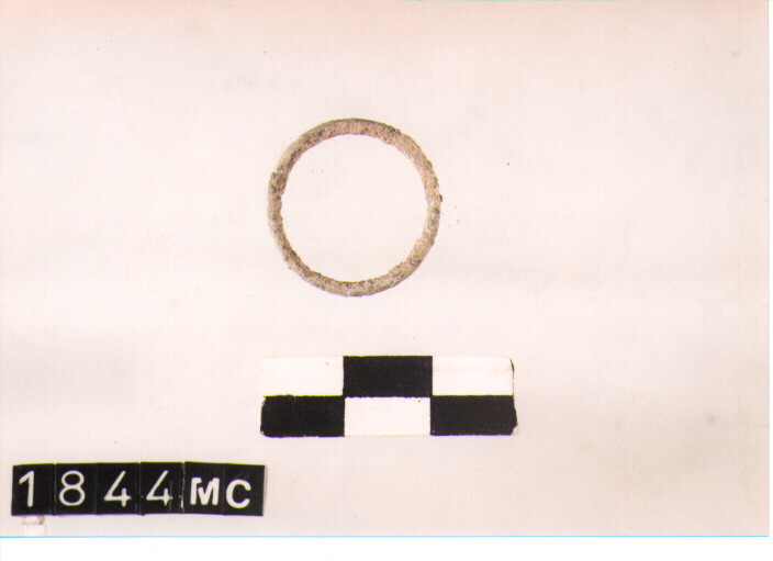 ANELLO DA SOSPENSIONE - CULTURA TOMBE A FOSSA (SECC. IX/VIII A.C)