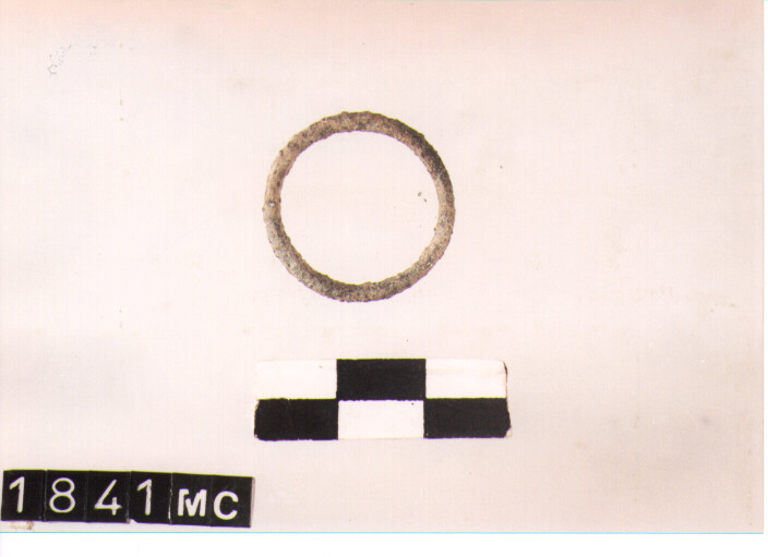 ANELLO DA SOSPENSIONE - CULTURA TOMBE A FOSSA (SECC. IX/VIII A.C)