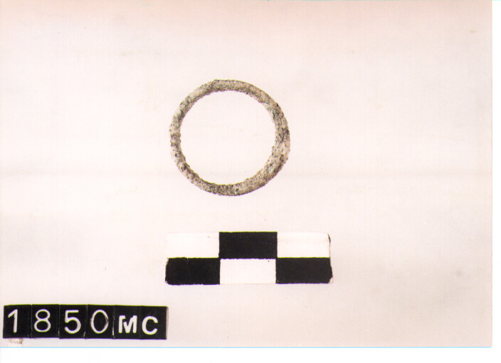 ANELLO DA SOSPENSIONE - CULTURA TOMBE A FOSSA (SECC. IX/VIII A.C)