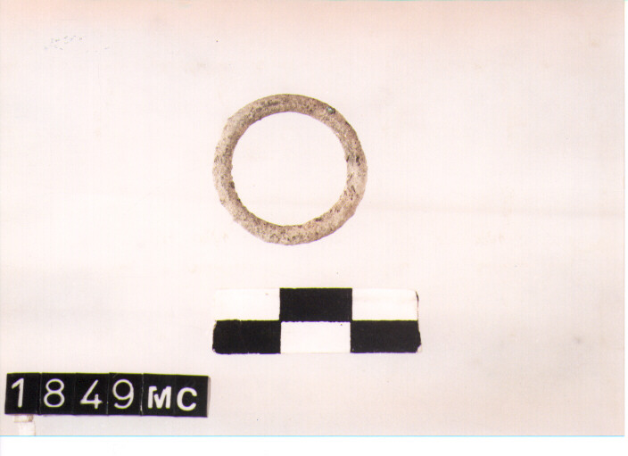 ANELLO DA SOSPENSIONE - CULTURA TOMBE A FOSSA (SECC. IX/VIII A.C)