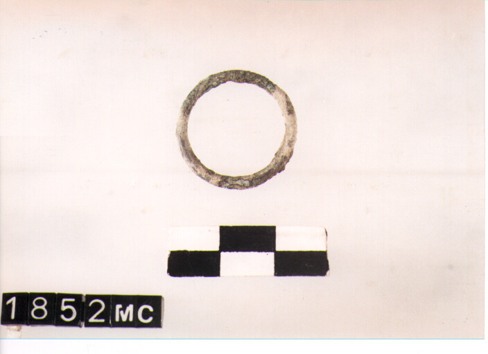 ANELLO DA SOSPENSIONE - CULTURA TOMBE A FOSSA (SECC. IX/VIII A.C)