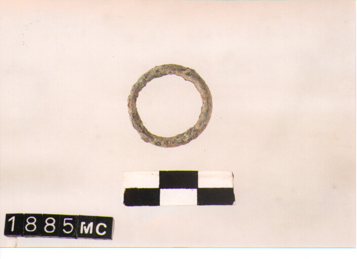 ANELLO DA SOSPENSIONE - CULTURA TOMBE A FOSSA (SECC. IX/VIII A.C)