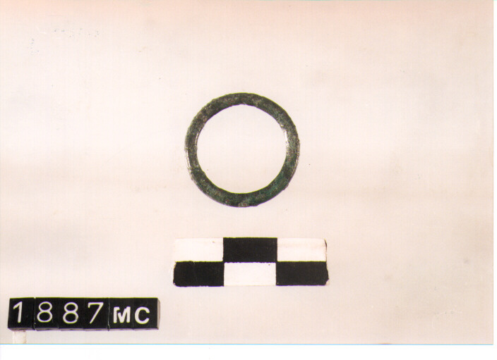 ANELLO DA SOSPENSIONE - CULTURA TOMBE A FOSSA (SECC. IX/VIII A.C)