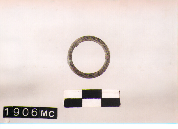 ANELLO DA SOSPENSIONE - CULTURA TOMBE A FOSSA (SECC. IX/VIII A.C)