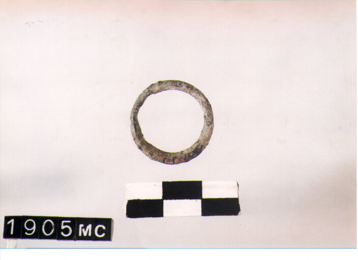 ANELLO DA SOSPENSIONE - CULTURA TOMBE A FOSSA (SECC. IX/VIII A.C)