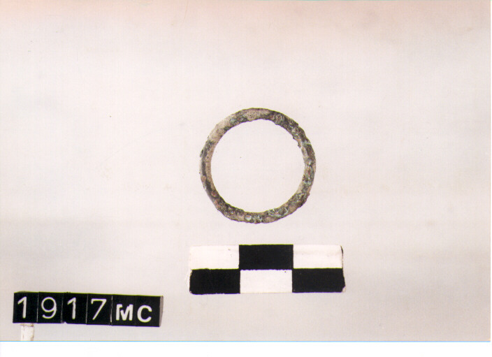 ANELLO DA SOSPENSIONE - CULTURA TOMBE A FOSSA (SECC. IX/VIII A.C)