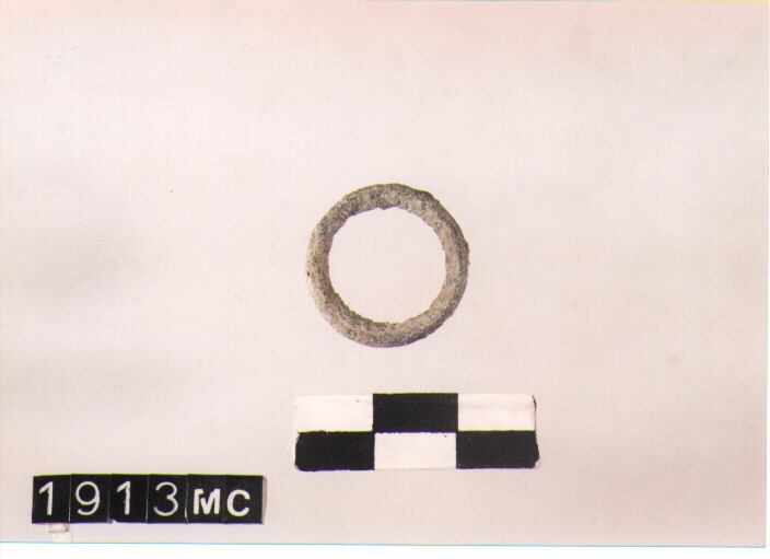 ANELLO DA SOSPENSIONE - CULTURA TOMBE A FOSSA (SECC. IX/VIII A.C)