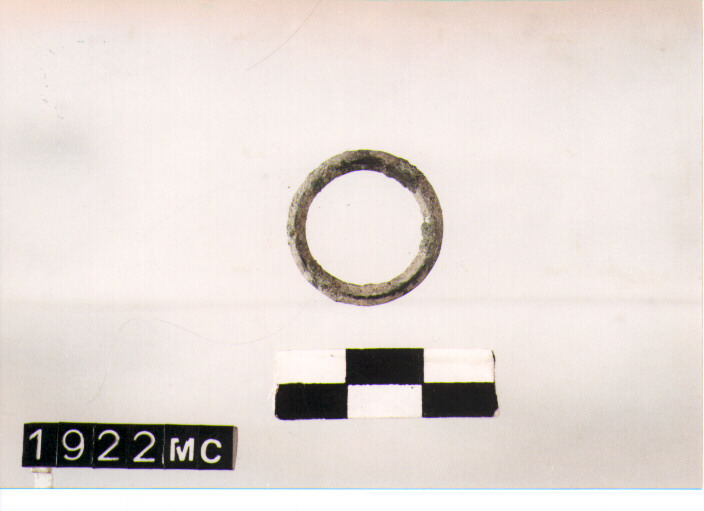 ANELLO DA SOSPENSIONE - CULTURA TOMBE A FOSSA (SECC. IX/VIII A.C)