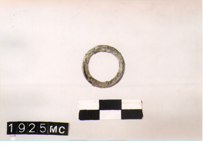 ANELLO DA SOSPENSIONE - CULTURA TOMBE A FOSSA (SECC. IX/VIII A.C)