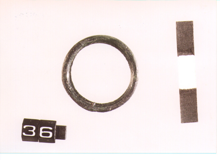 ANELLO (SECC. IX/VIII A.C)