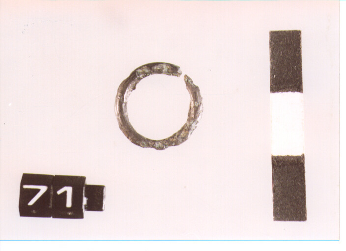 ANELLO (SECC. IX/VIII A.C)