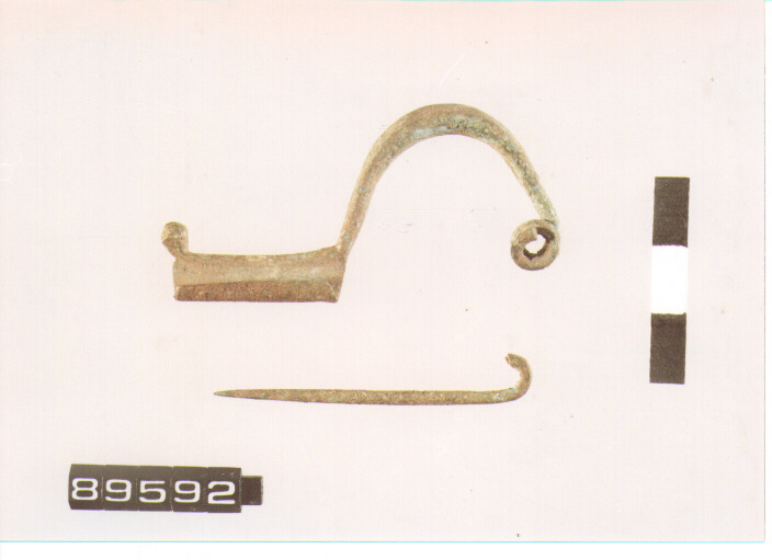 fibula ad arco semplice - AMBITO COLONIALE (secc. VII/ VI a.C)