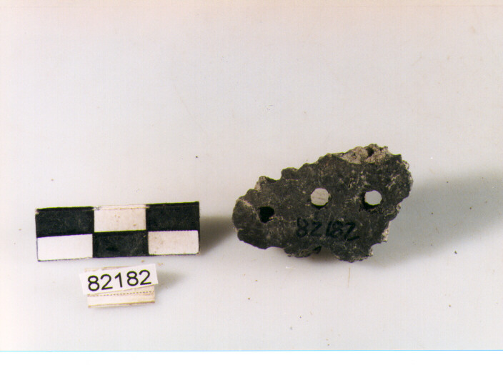 colatoio/ parete, colatoi, Archi (BF/ prima età del Ferro)