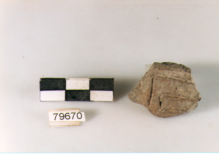 ciotola/ parete - appenninico (età del bronzo medio)