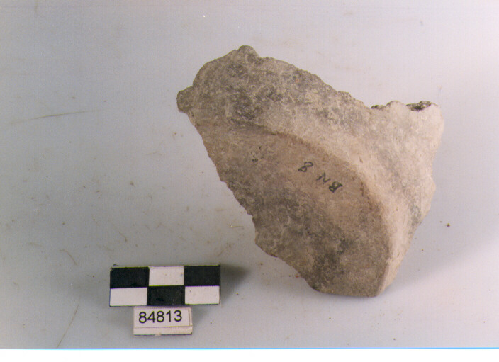 vaso/ fondo, fondi piatti, tipo 1, Archi (BF/ prima età del Ferro)