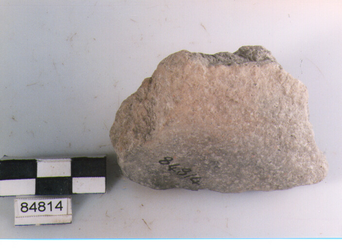 vaso/ fondo, fondi piatti, tipo 1, Archi (BF/ prima età del Ferro)