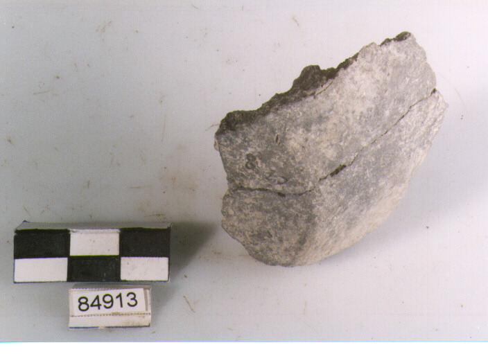 vaso/ fondo, fondi piatti, tipo 1, Archi (BF/ prima età del Ferro)