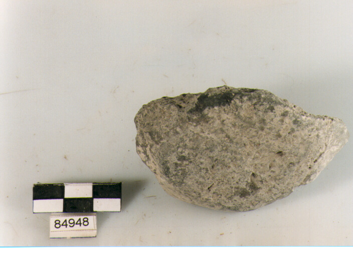 vaso/ fondo, fondi piatti, tipo 1, Archi (BF/ prima età del Ferro)