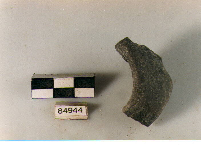 ansa verticale a nastro, anse a nastro, tipo 1 varietà A, Archi (BF/ prima età del Ferro)