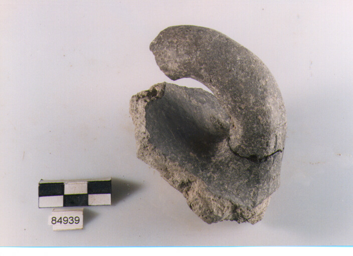 ansa a maniglia, anse a maniglia, Archi (BF/ prima età del Ferro)