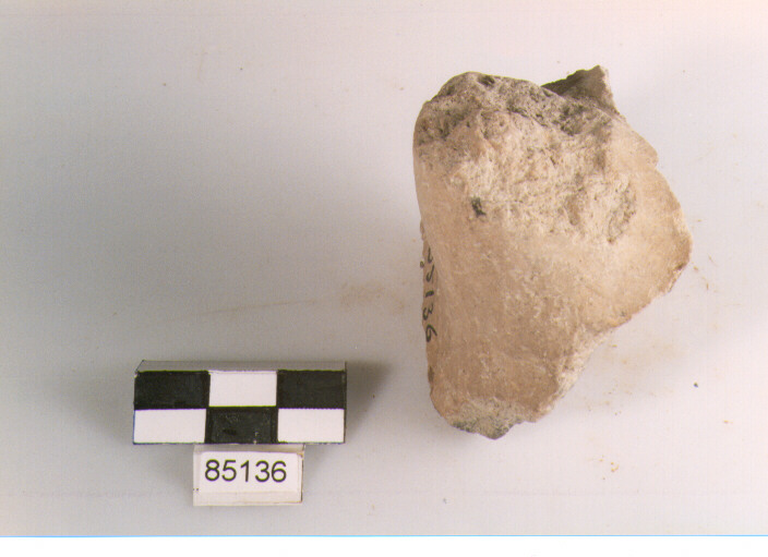 parete, pareti con attacchi d'ansa orizzontali,Archi (BF/ prima età del Ferro)