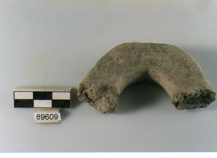 ansa a maniglia, anse a maniglia, Archi (BF/ prima età del Ferro)