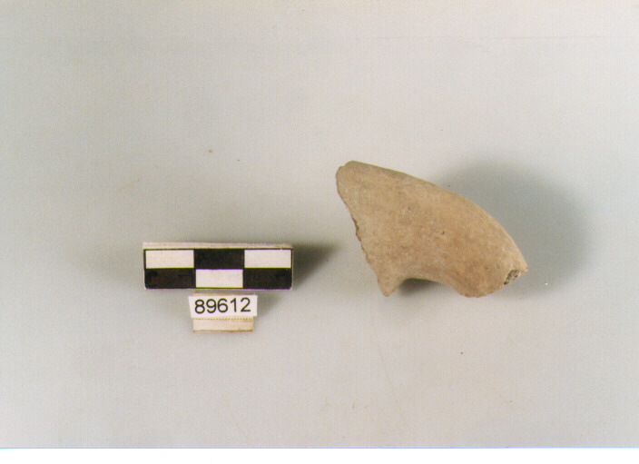 ansa orizzontale, anse orizzontali, Archi (BF/ prima età del Ferro)