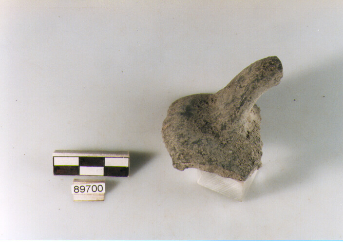 ansa verticale a nastro, anse a nastro, tipo 1 varietà A, Archi (BF/ prima età del Ferro)