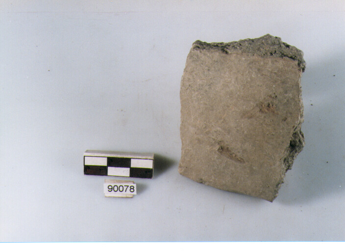 coperchio, coperhi a profilo rettilineo, tipo 1A, Archi (BF/ prima età del Ferro)