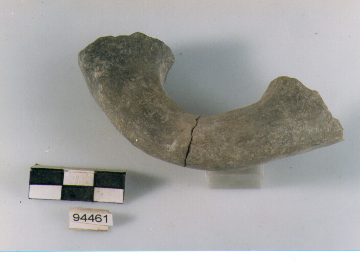 ansa a maniglia, anse a maniglia, Archi (BF/ prima età del Ferro)