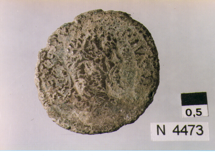 R: busto drappeggiato, laureato a destra di Settimio Severo/ V: imperatorea cavallo verso sinistra (moneta, asse) (sec. III d.C)