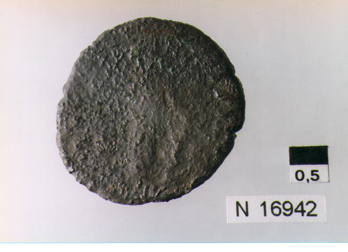 R: busto di Faustina(?) a destra/V: figura femminile stante con scettro oancora(?) nella mano sinistra (moneta, asse) (sec. II d.C)