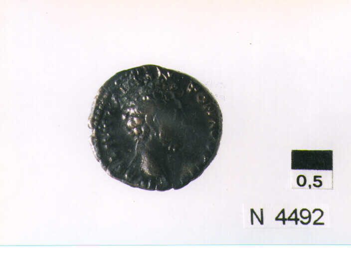 R/ testa di Marco Aurelio a destra; V/ Virtus elmata a sinistra con lanciae piccola vittoria (denario) (sec. II d.C)