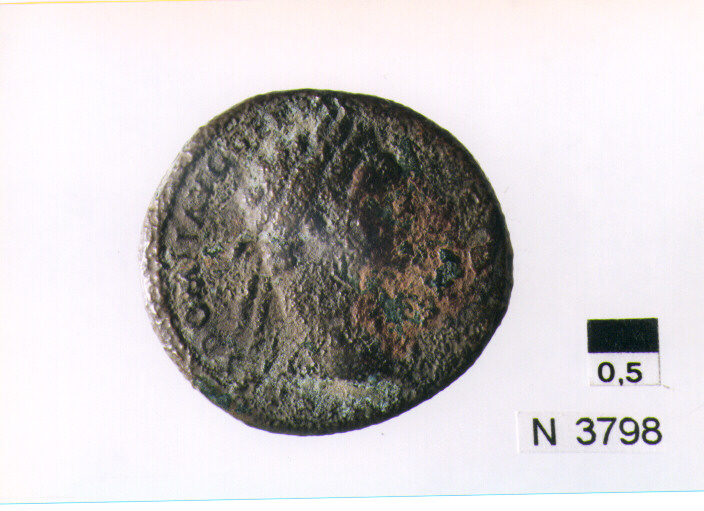 R/ testa laureata di Domiziano a destra; V/ Virtus stante a destra tiene il parazonium e la lancia (moneta, asse) (sec. I d.C)