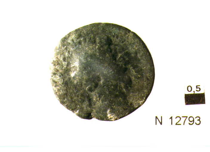 R/ testa di Marco Aurelio(?) a destra; V/ figura stante drappeggaita a sinistra (moneta, asse) (sec. II d.C)