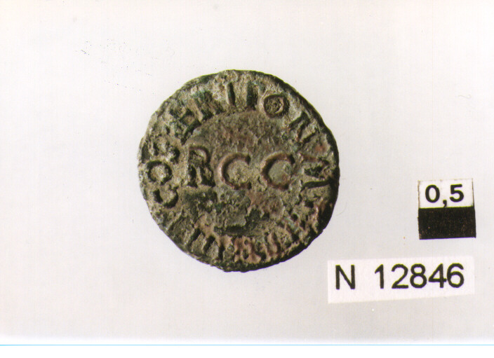 R/ pileo tra due lettere; V/ iscrizione nel campo (moneta, quadrante) (sec. I d.C)