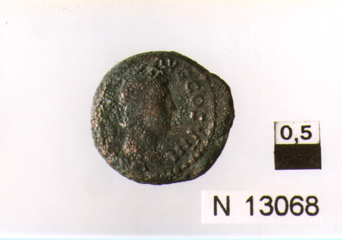 R/ testa di Minerva elmata a destra; V/ iscrizione nel campo entro coronad'alloro (moneta, quadrante) (sec. I d.C)