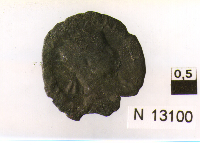R/ busto di Galerio Massimiano(?) a destra; V/ corona d'alloro(?) (moneta, follis) (secc. III/ IV d.C)