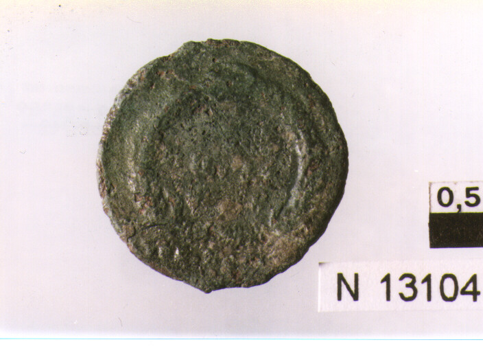 R/ busto elmato e corazzato di Giuliano II a sinistra; V/ corona d'allorocontenente iscrizione (moneta, follis) (sec. IV d.C)