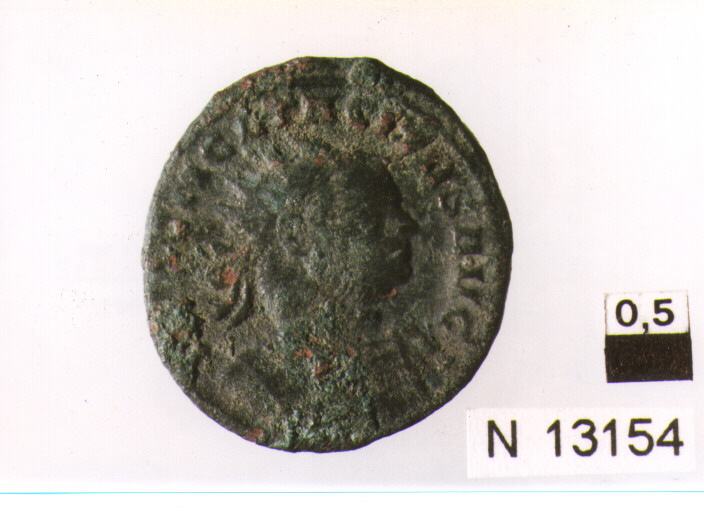 R/ busto corazzato di imperatore radiato a destra; V/ Felicitas stante a sinistra con caduceo e aptera su altare (moneta, antoniniano) (sec. III d.C)