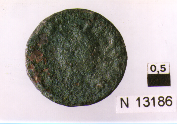 R/ busto diademato, drappeggiato di Salonina (?) a destra; V/ Giunone (?)stante a sinistra con scettro e patera (moneta, antoniniano) (sec. III d.C)