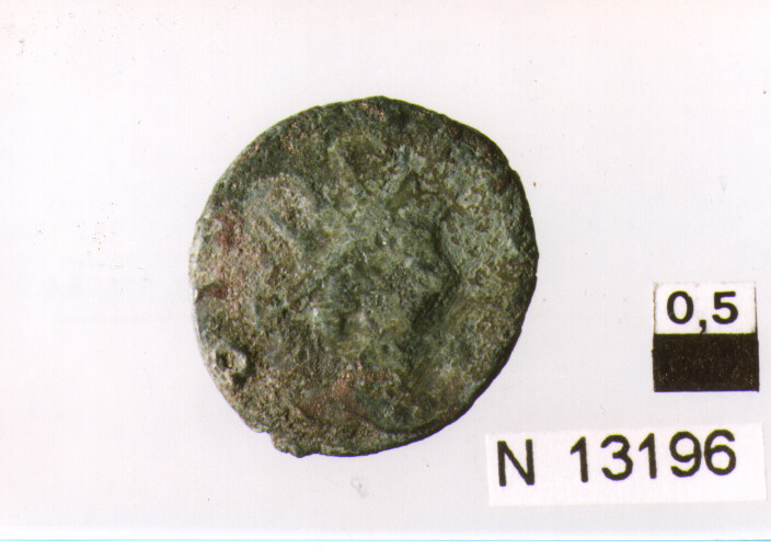 R/ testa radiata di Claudio II a destra; V/ aquila stante di fronte, con la testa volta a destra (moneta, antoniniano) (sec. III d.C)