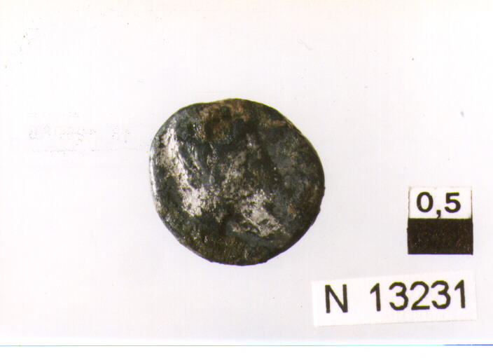 R/ testa nuda di Ottaviano a destra; V/ Vittoria con palma e corona stante a sinistra sulla cista mistica di Bacco a fianco del quale sono due serpenti (moneta, quinario) (sec. I a.C)