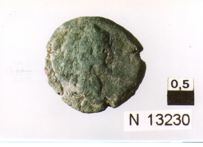 R/ testa a destra; V/ non identificabile (moneta) 