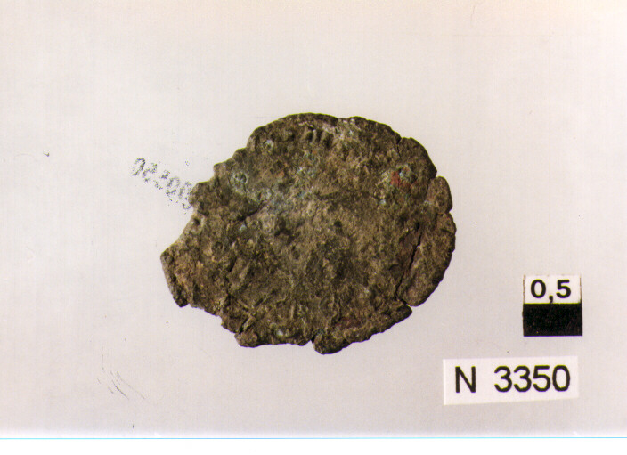 R/ testa radiata di Gallieno(?) a destra; V/ non identificabile (moneta, antoniniano) (sec. III d.C)