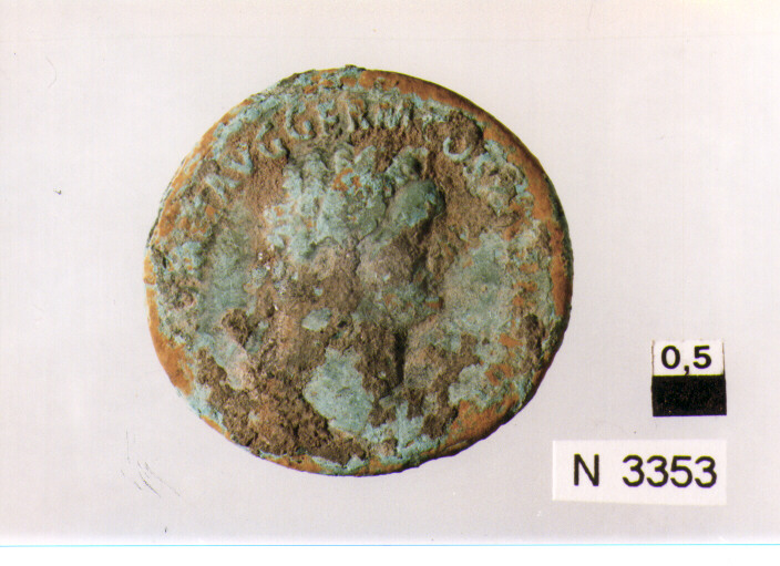 R/ testa laureata di Domiziano a destra; V/ felicitas(?) stante a destra con spighe di grano e cornucopia (moneta, asse) (sec. I d.C)